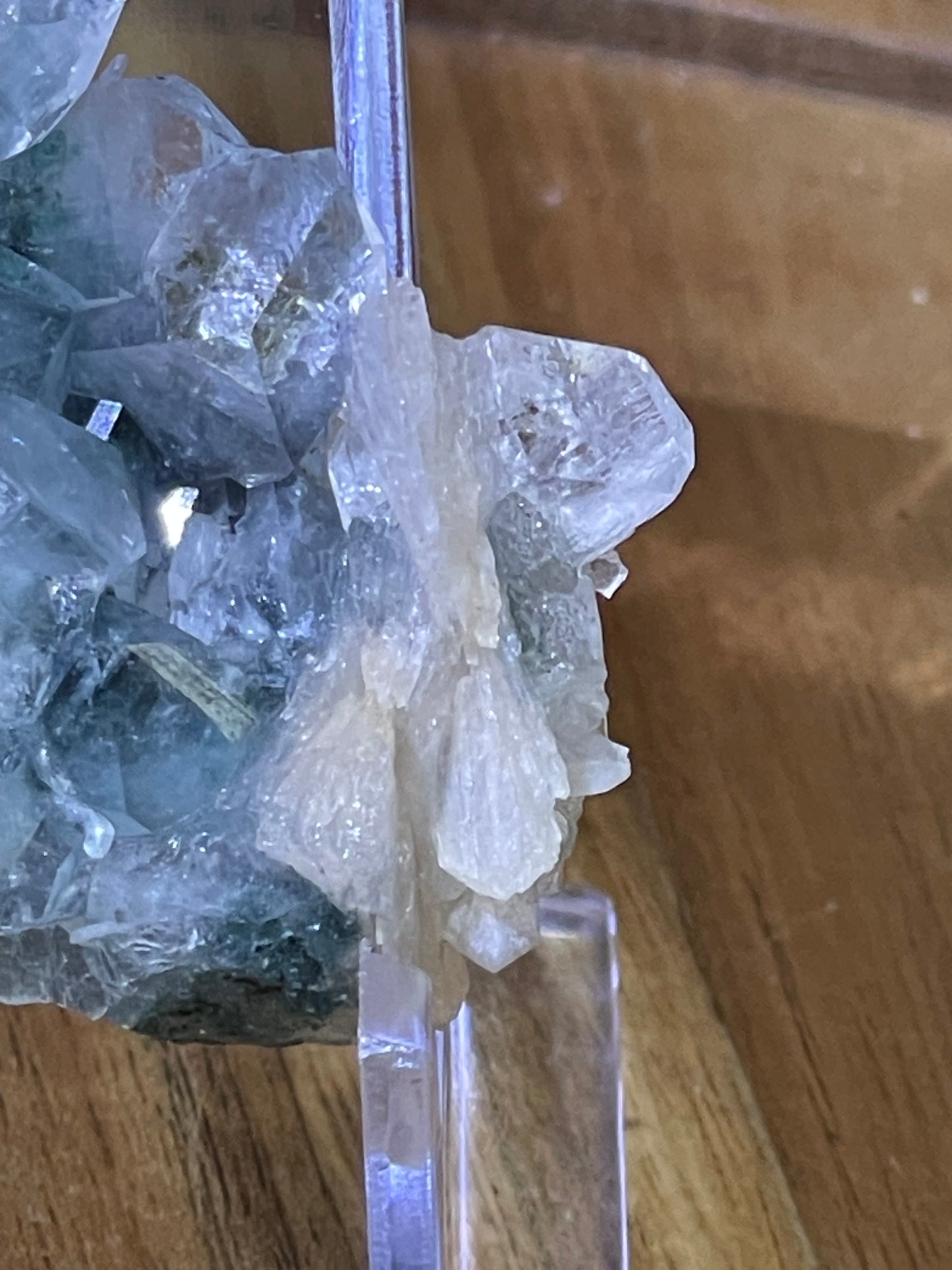 Stunning Apophyllite Specimen on Chalcedony with Stilbite | Grade A Apophyllite | Diamond Apophyllite