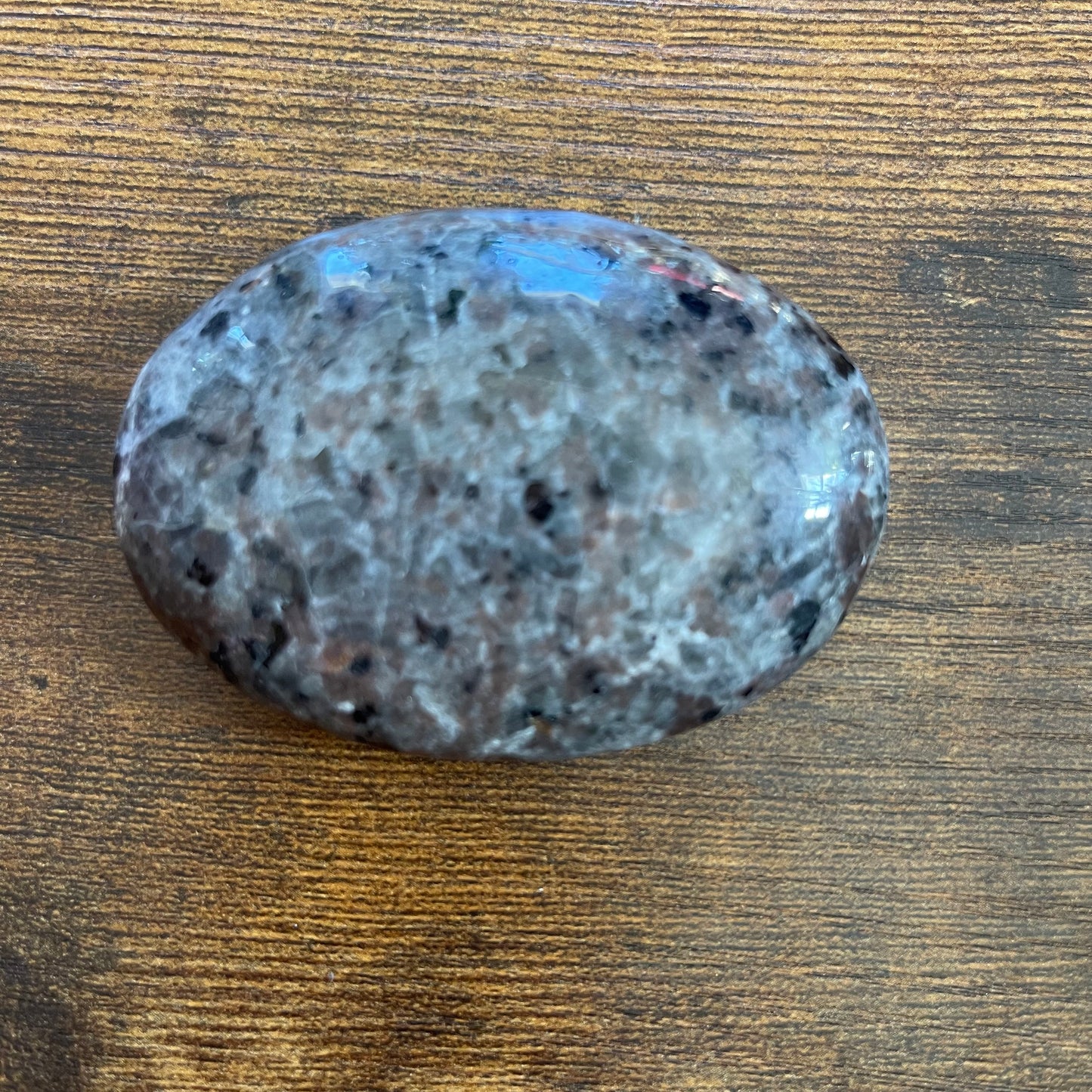 Yooperlite Palm Stone UV light glow crystal